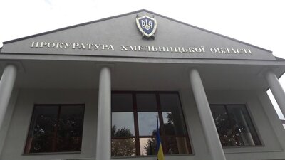 На Хмельниччині засуджено двох осіб за вбивство та пограбування сусіда