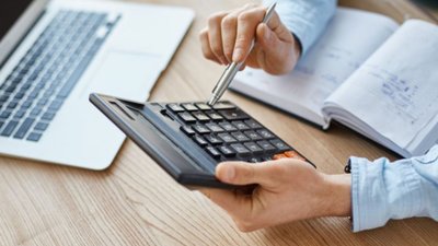 Україна задля траншу МВФ хоче запровадити ПДВ для ФОПів, - Bloomberg