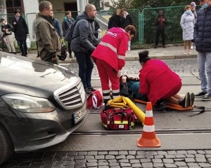 У Львові на пішохідному переході збили маму з дитиною (ФОТО)