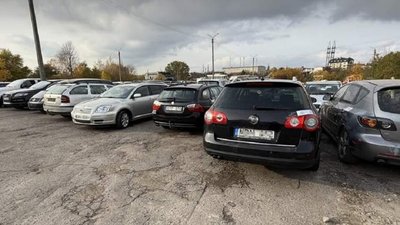 На Львівщині чоловіка підозрюють у ввезенні 19 авто під виглядом «гуманітарки»