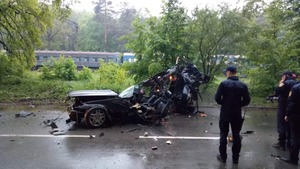 На Львівщині, внаслідок зіткнення авто з деревом, загинуло двоє осіб (фото, відео)