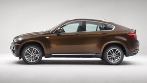 У Львові невідомі особи викрали "BMW X6"