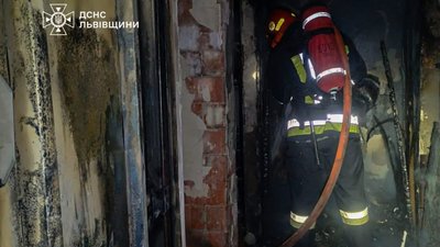 Біля Львова під час пожежі в багатоповерхівці загинув чоловік