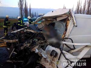 Під Миколаєвом автобус з тілами померлих від COVID-19 потрапив у ДТП: водій загинув