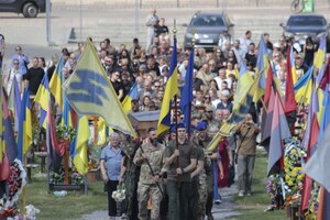 У Львові попрощалися із бійцем «Азову» Романом Потішком (ФОТО, ВІДЕО)