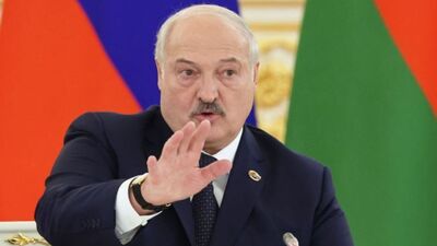 Лукашенко доручив відвести війська від кордону з Україною