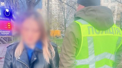 У Києві затримали жінку, яка обкрадала ювелірні магазини у торгових центрах
