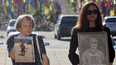 У Львові хвилиною мовчання вшанували пам’ять молодих Героїв Олександра Качмарика та Олега Процайла