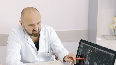 Ботулінотерапія при хронічному головному болю: коли її застосовують