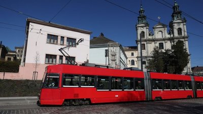 У Львові на маршрут виїхали ще два трамваї з Берна