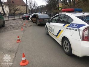 Водій, якого затримали на Винниченка був під дією наркотиків (фото)