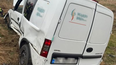 У ДТП на Львівщині водій автомобіля з'їхав у кювет