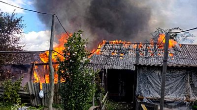 У Львівській області горіли будівлі