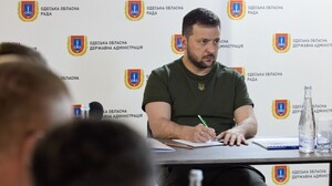 Володимир Зеленський провів нараду щодо ситуації на Одещині (фото)