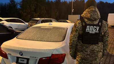 У Грушеві затримали BMW, яке ввозили з Польщі під виглядом гуманітарки