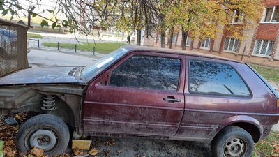 У Львові з вулиць заберуть ще 23 занедбані автомобілі