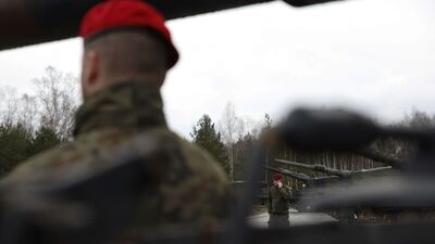 У Польщі заявили, що після ранкової ракетної атаки росії, їхні системи захисту у "повній бойовій готовності"