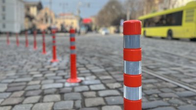 У Львові впорядкують паркування на кількох проблемних ділянках міста
