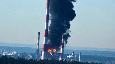 Українські дрони з початку року майже 200 разів уразили російські НПЗ, - FT