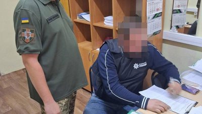 Хірурга Тернопільської обласної лікарні вдруге за місяць зловили на хабарі