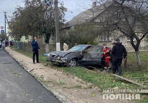 На Волині водій, який збив жінку, вилетів з авто і загинув, вдарившись у стовп, перебував з дитиною в салоні (ФОТО, ВІДЕО)