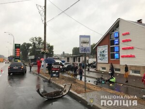 У Броварах у ДТП, з участю нетверезого співробітника поліції охорони, загинули люди (фото, відео)