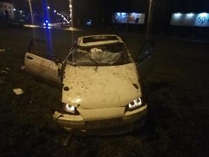 У Львові водій авто вилетів на кільце (фото)