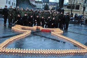 21 Герой з Львівщини: біля пам’ятника Кобзареві у Львові вшановують загиблих під час Революції Гідності (фото)