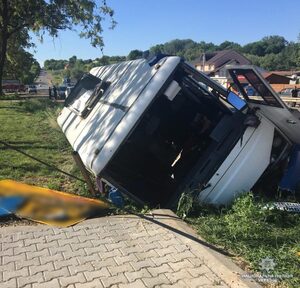 У страшному ДТП травмувалися шестеро пасажирів автобуса (ФОТО)