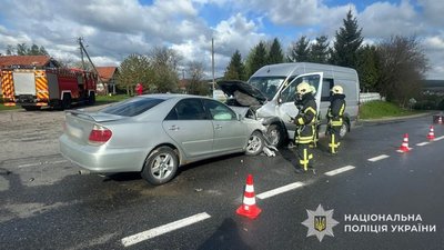 На трасі «Мукачево-Львів» зіткнулися Toyota та Volkswagen