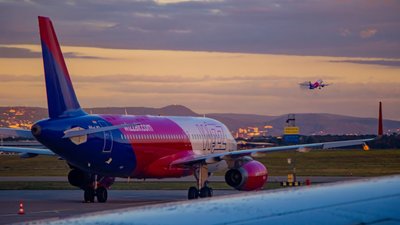 Авіакомпанії розробляють плани відновлення польотів до України, - FT