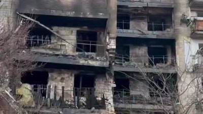 На Київщині пожежа внаслідок російського удару знищила квартири на шести поверхах