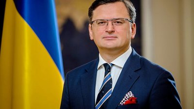 Кулеба пояснив свій вислів про те, що коли у нас закінчиться зброя, ми будемо воювати лопатами