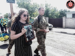 На Львівщині провели в останню путь бійця Добровольчого Українського Корпусу "Правий сектор" (фото)