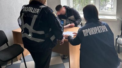 На майдані біля церкви на Сихові молодик скоїв напад на неповнолітнього львів’янина