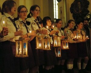 У неділю під час відкриття міської ялинки, пластуни передадуть львів'янам Вифлеємський вогонь миру