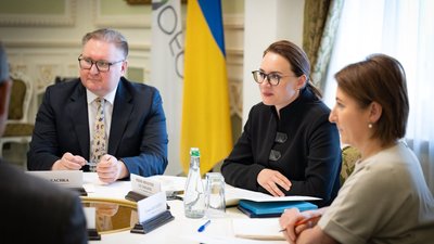 Уряд виділив майже 7 млрд грн на підтримку зарплат освітян та соцпрацівників