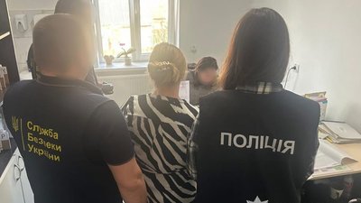 У Львові медиків затримали на хабарі у 3 тисячі доларів за призначення інвалідності