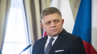 У ЗМІ назвали країни через, які Фіцо полетить до Москви на 9 травня
