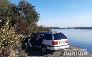 На Київщині в автомобілі потонув чоловік