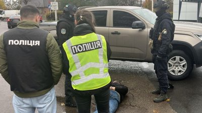 У Житомирі викрили чоловіка, який за 10 тисяч доларів обіцяв сховати ухилянта в автобусі для втечі за кордон