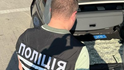 На Львівщині високопоставленого чиновника митниці звинуватили у хабарництві