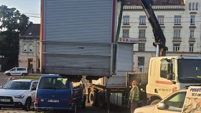 У Львові знесли ще два кіоски “Інтерпрес”