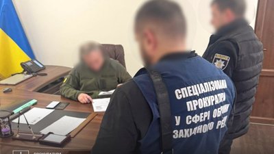 У трьох західних областях правоохоронці затримали посадовців ТЦК та членів ВЛК (ФОТО)