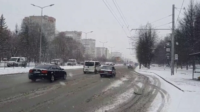 У Львові через негоду є ускладнення в русі транспорту (ВІДЕО)