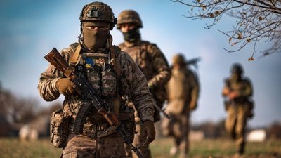 Україна планує збільшити виплати військовим у тилу та на фронті