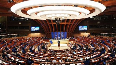 ПАРЄ вважає неможливим проводити виборів під час воєнного стану