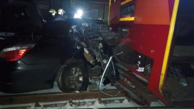 На Львівщині на залізничному переїзді сталася смертельна ДТП