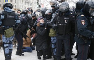 На росії пронеслись масові антивоєнні протести (ВІДЕО)