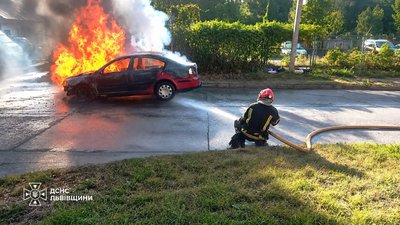 У Львові згорів автомобіль